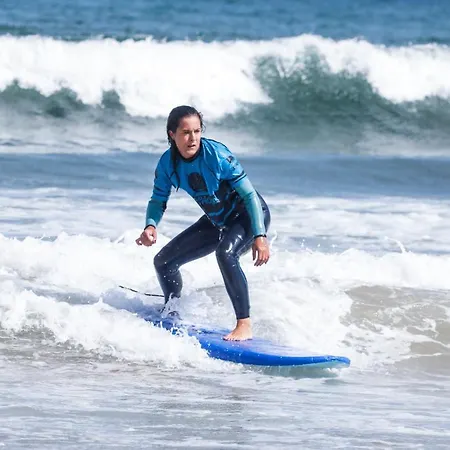 بيت شباب Surf *