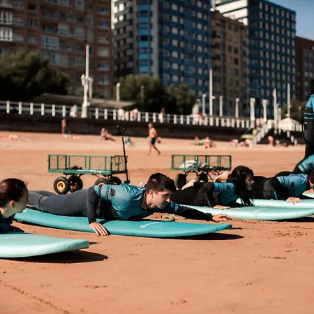 بيت شباب Surf *